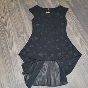 Black Floral High-Low Top Size M Slim Fit Witchy Y2k Dark Romantic Bella Cullen